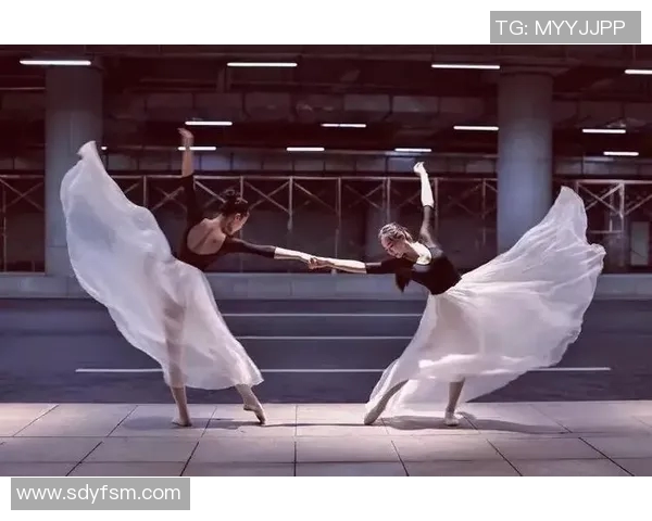 与街舞女神周丽的对话探索她的舞蹈人生与梦想之路